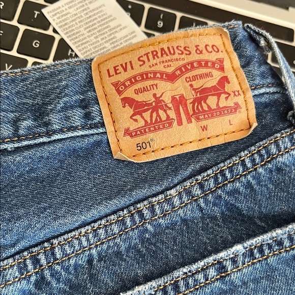 501 Levi's Cut Off Denim Blue Women's Shorts Size 25 - Picture 3 of 5